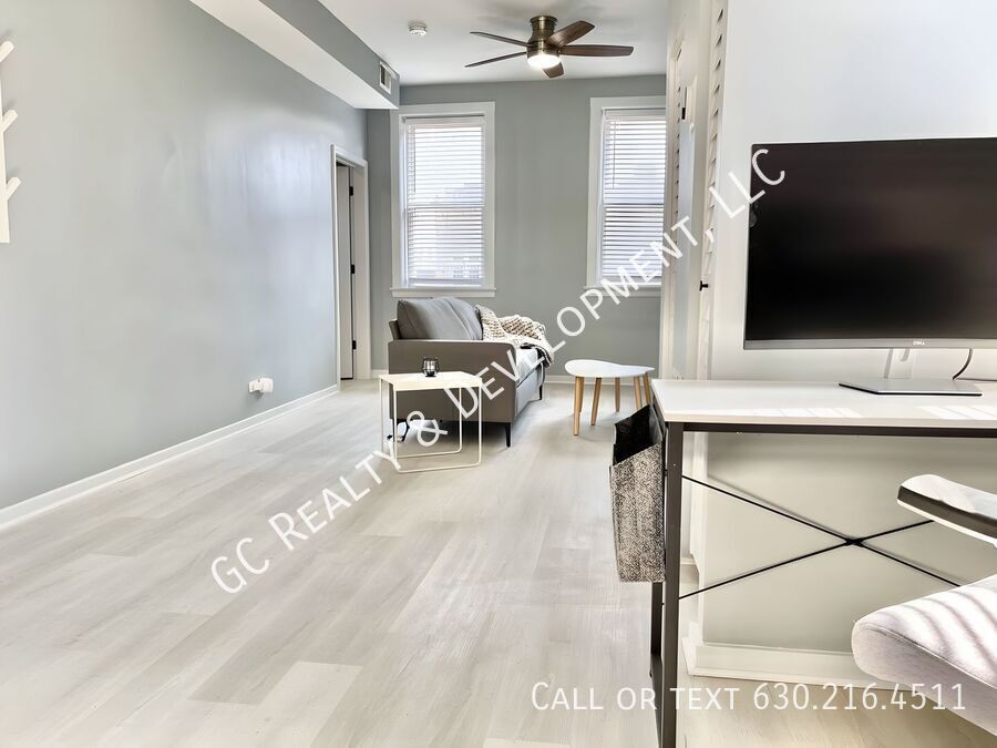 *** 1 MONTH FREE / 2 BDRM / IN UNIT LAUNDRY / SS APPL / CENTRAL AC / PET FRIENDLY / WALK TO TRAIN *** property image