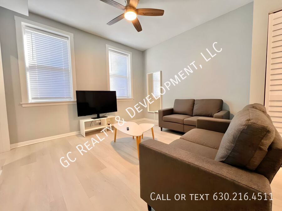 *** 1 MONTH FREE / 2 BDRM / IN UNIT LAUNDRY / SS APPL / CENTRAL AC / PET FRIENDLY / WALK TO TRAIN *** property image