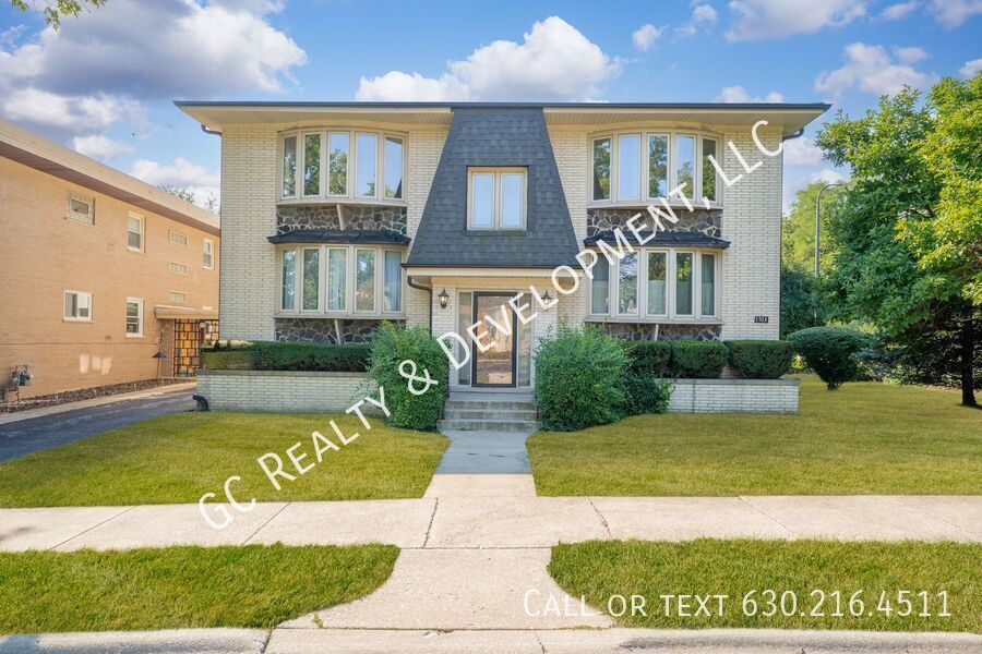 *** 2 BDRM / 1150 SQFT / FREE LAUNDRY ON SITE / TENANTS ONLY PAY ELECTRIC / CENTRAL AC *** property image