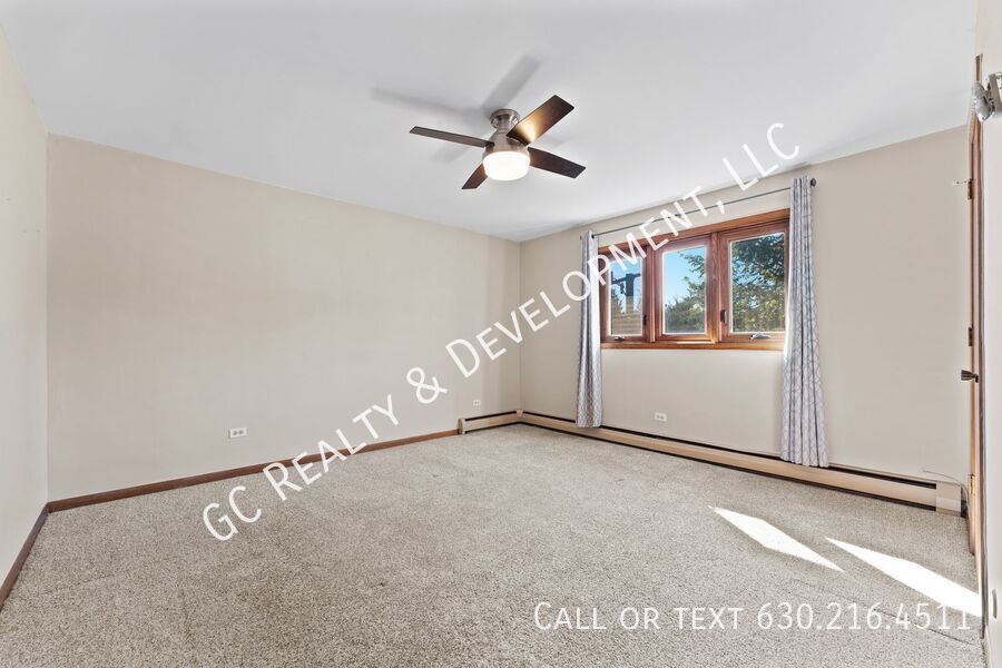 *** 2 BDRM / 1150 SQFT / FREE LAUNDRY ON SITE / TENANTS ONLY PAY ELECTRIC / CENTRAL AC *** property image