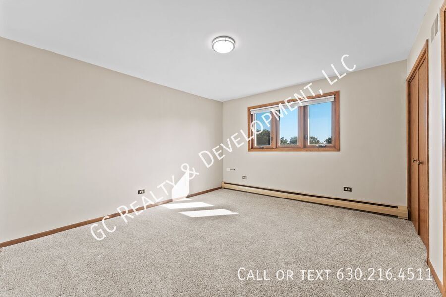 *** 2 BDRM / 1150 SQFT / FREE LAUNDRY ON SITE / TENANTS ONLY PAY ELECTRIC / CENTRAL AC *** property image