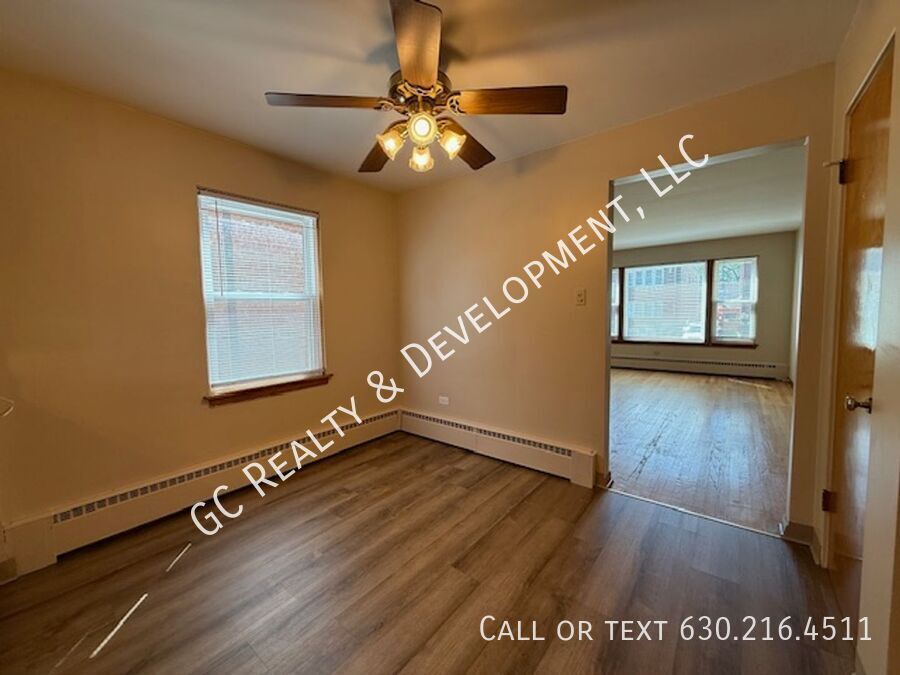 *** 3 BDRM / W&D ON SITE / SHARED GARAGE PARKING / CLOSE TO SHOPPING *** property image