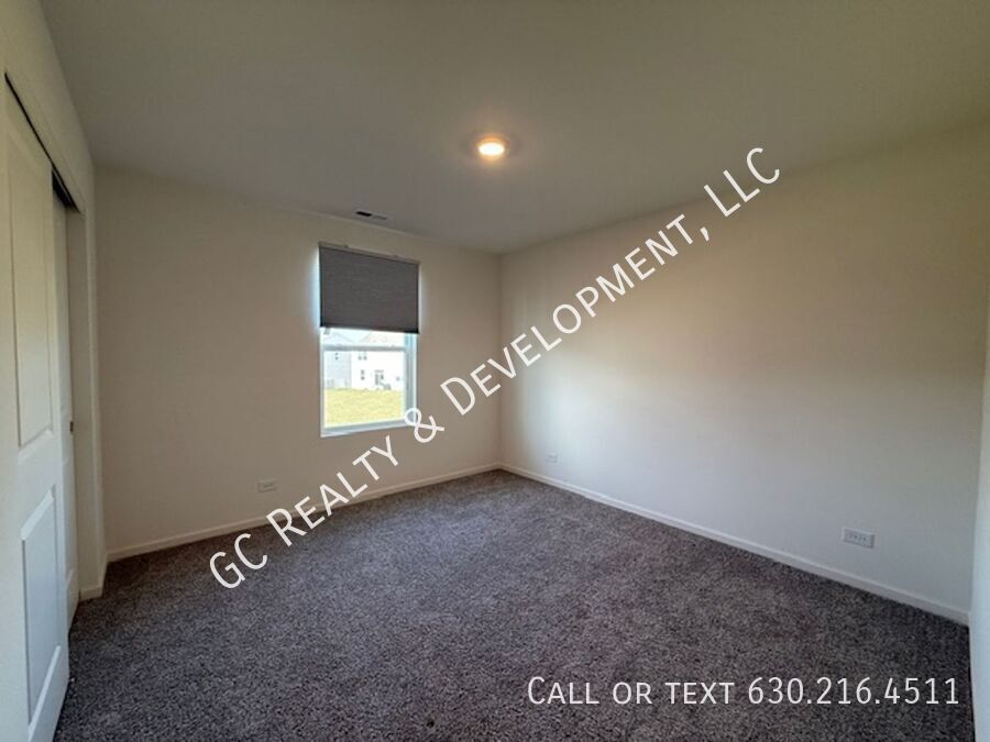 *** NEWER CONSTRUCTION / 4 BDRM - 2.5 BTH / FENCED YARD / IN UNIT LAUNDRY / SOLAR PANELS & TESLA CHARGER *** property image