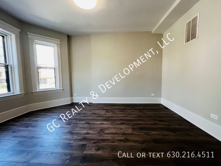 ***RECENTLY UPDATED / CENTRAL AC / 3 BDRMS / FIRST FLOOR UNIT / SS APPL INCL / W&D IN UNIT*** property image