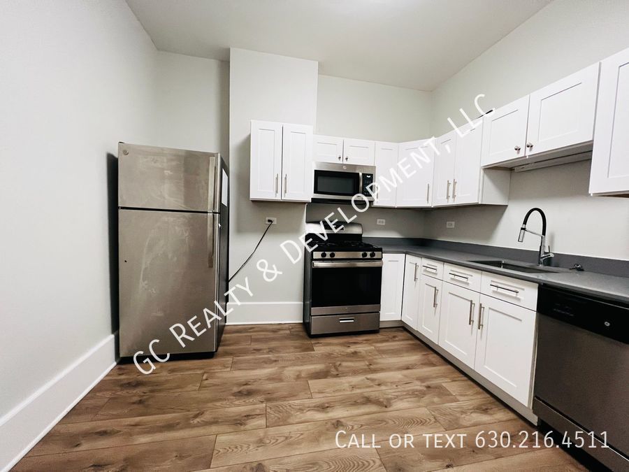 ***RECENTLY UPDATED / CENTRAL AC / 3 BDRMS / FIRST FLOOR UNIT / SS APPL INCL / W&D IN UNIT*** property image