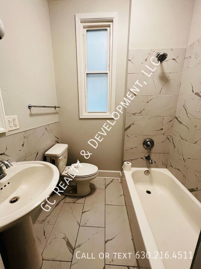 ***RECENTLY UPDATED / CENTRAL AC / 3 BDRMS / FIRST FLOOR UNIT / SS APPL INCL / W&D IN UNIT*** property image