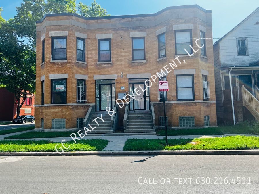 ***RECENTLY UPDATED / CENTRAL AC / 3 BDRMS / FIRST FLOOR UNIT / SS APPL INCL / W&D IN UNIT*** property image