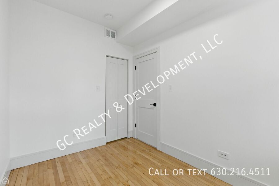 *** 1 MO RENT FREE / FULLY RENOVATED / CENTRAL AC / LAUNDRY HOOKUPS IN UNIT / WALK TO TRAIN / 1 PARKING SPOT *** property image