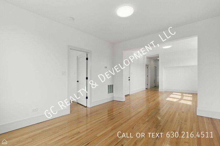 *** 1 MO RENT FREE / FULLY RENOVATED / CENTRAL AC / 3 BDRM - 2 BTH / LAUNDRY HOOKUPS IN UNIT / WALK TO TRAIN  *** property image