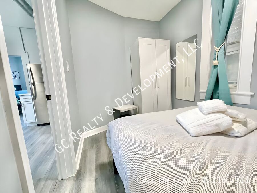*** 1 MONTH FREE / PET FRIENDLY / FREE LAUNDRY ON SITE / CENTRAL AC / WIFI INCLUDED / WALK TO TRAIN *** property image