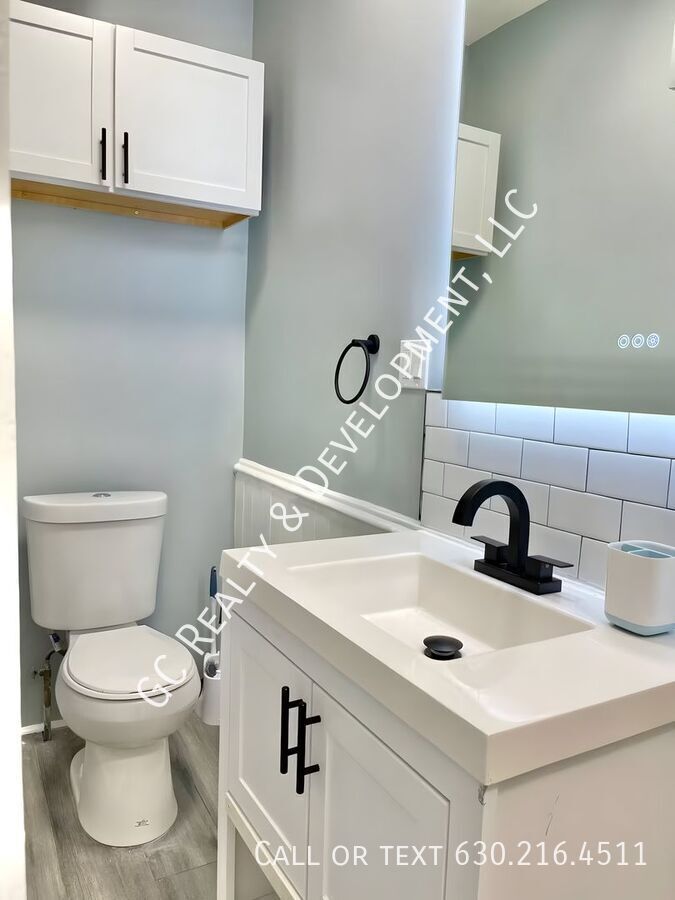 *** 1 MONTH FREE / PET FRIENDLY / FREE LAUNDRY ON SITE / CENTRAL AC / WIFI INCLUDED / WALK TO TRAIN *** property image