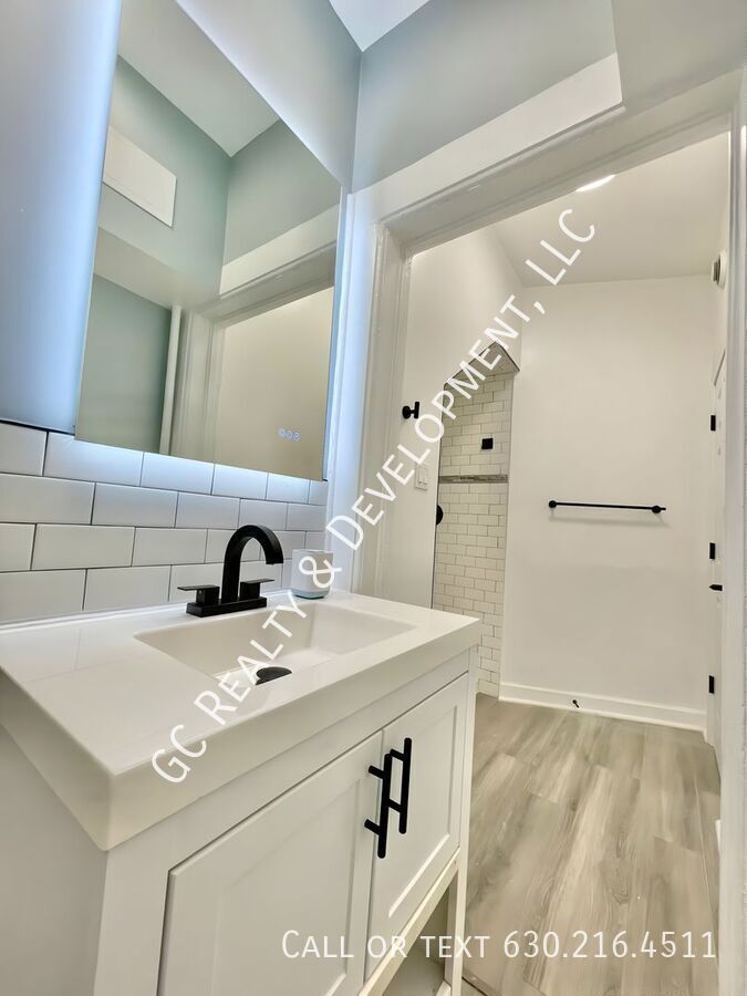 *** 1 MONTH FREE / PET FRIENDLY / FREE LAUNDRY ON SITE / CENTRAL AC / WIFI INCLUDED / WALK TO TRAIN *** property image