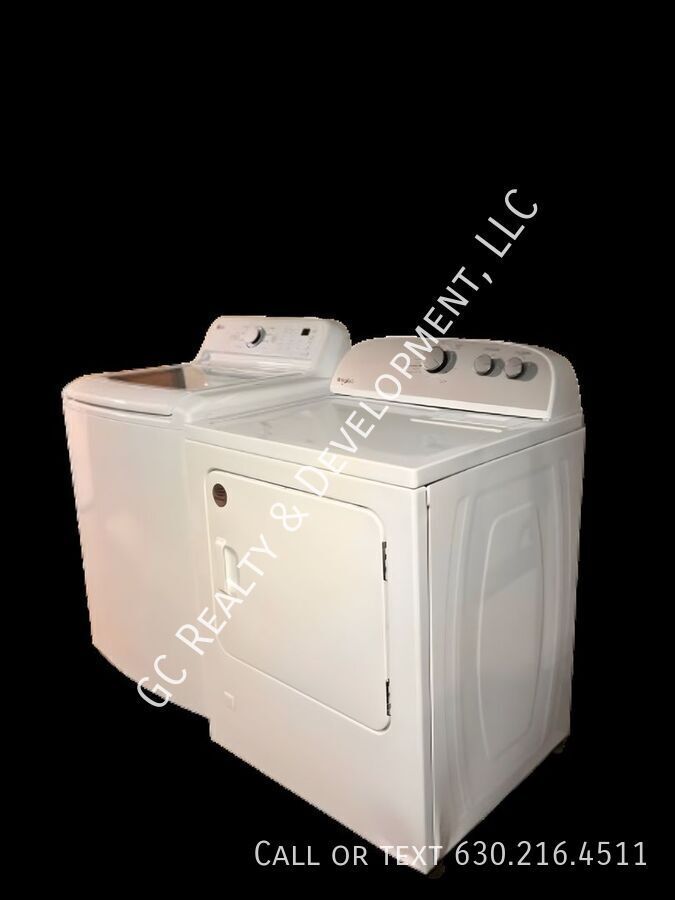 *** 1 MONTH FREE / PET FRIENDLY / FREE LAUNDRY ON SITE / CENTRAL AC / WIFI INCLUDED / WALK TO TRAIN *** property image