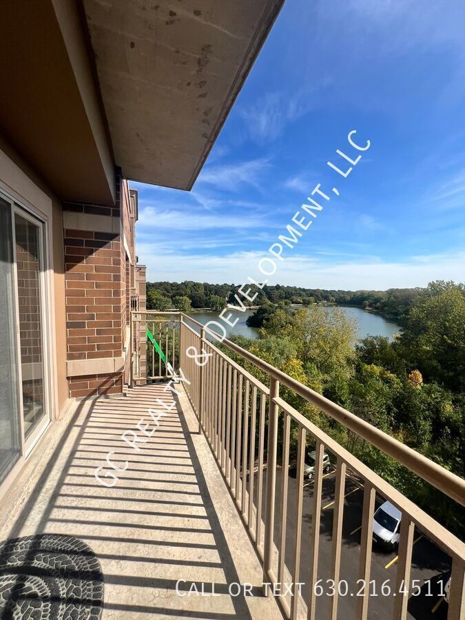 *** BEST VIEWS / 2 BDRM - 2 BTH / IN UNIT LAUNDRY / HEATED PARKING / POOL *** property image