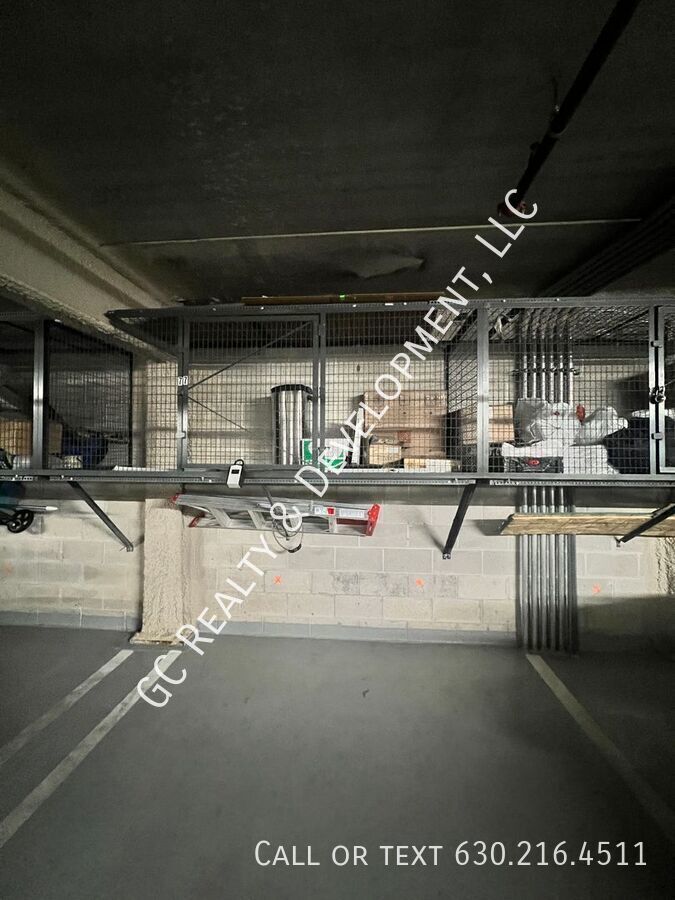 *** BEST VIEWS / 2 BDRM - 2 BTH / IN UNIT LAUNDRY / HEATED PARKING / POOL *** property image