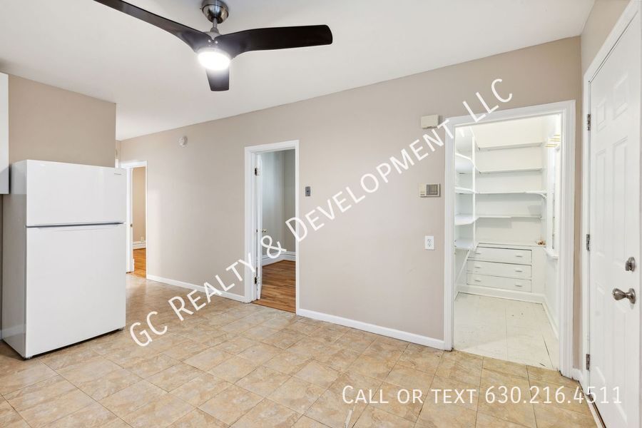 *** ​WRIGLEYVILLE LOCATION / FULLY UPDATED / 3 BDRM / APPL INCL / CENTRAL AIR *** property image