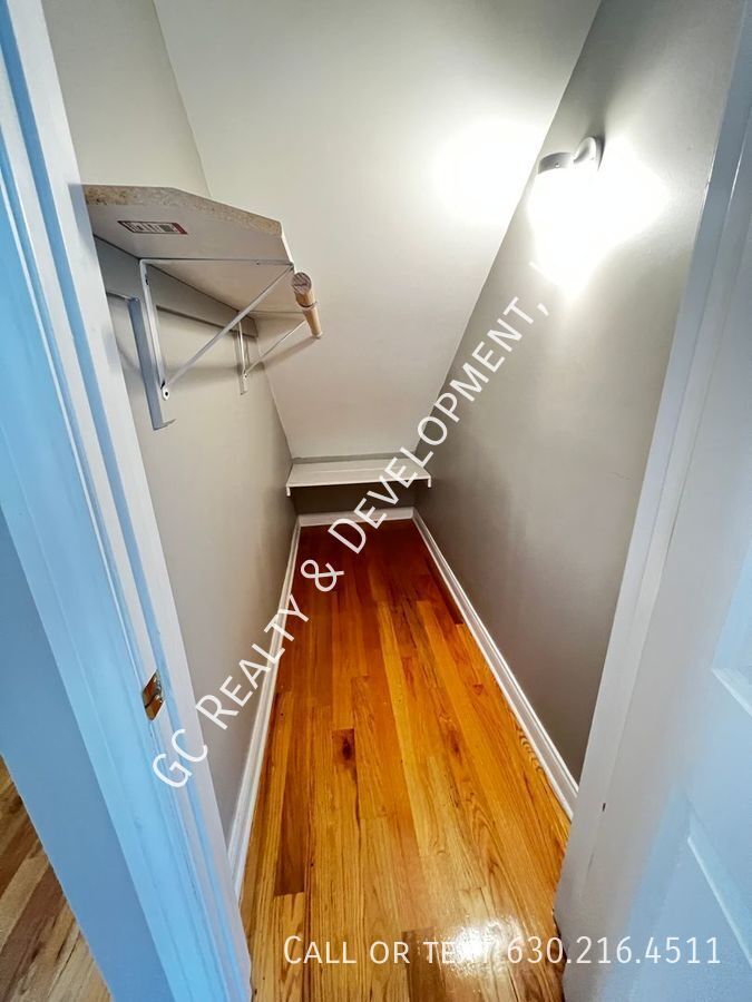 *** PILSEN LOCATION / 3 BEDROOMS / 1 BATH /APPL INLC / PARKING SPACE INCL / FREE LAUNDRY *** property image