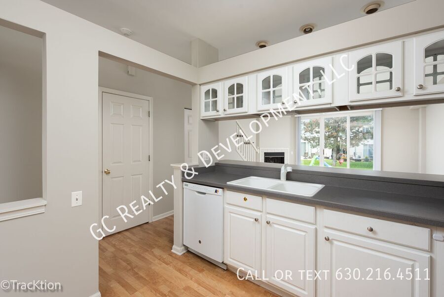 *** BEAUTIFUL 2BD/2.5BA TOWNHOME IN CARROLLWOOD WITH PATIO, GARAGE & TOP-RATED SCHOOLS *** property image