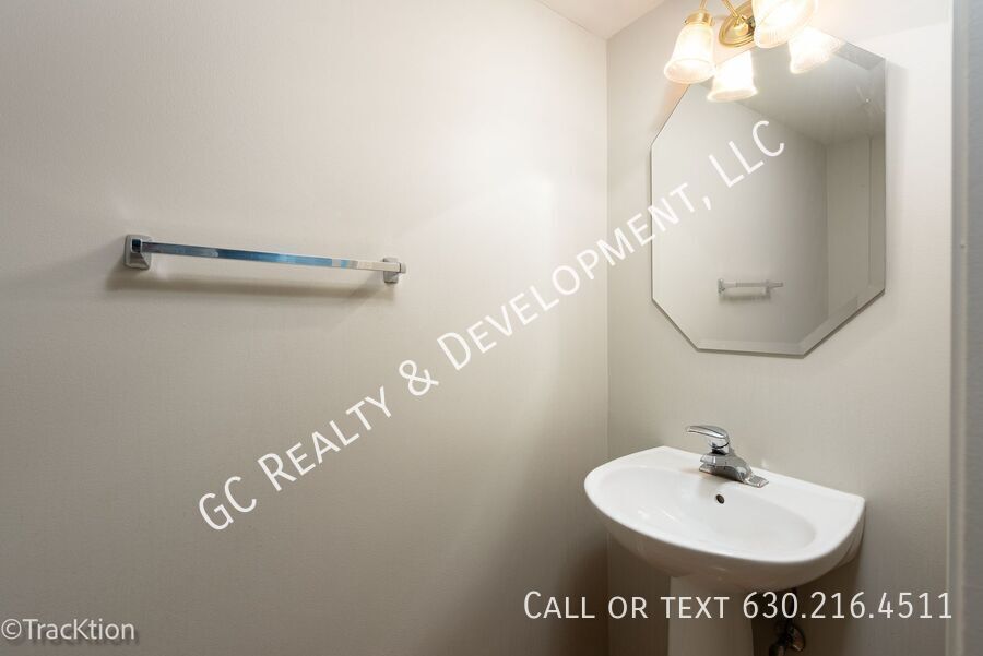 *** BEAUTIFUL 2BD/2.5BA TOWNHOME IN CARROLLWOOD WITH PATIO, GARAGE & TOP-RATED SCHOOLS *** property image