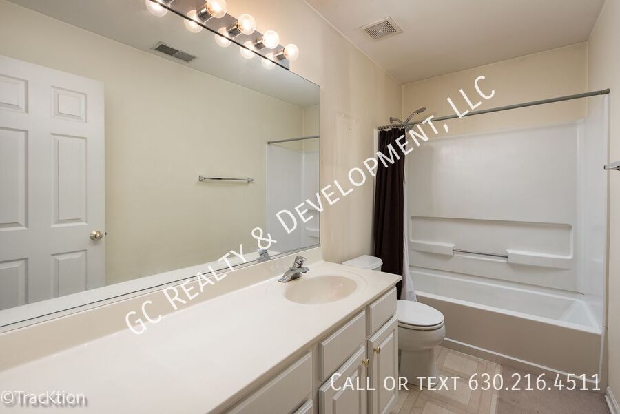 *** BEAUTIFUL 2BD/2.5BA TOWNHOME IN CARROLLWOOD WITH PATIO, GARAGE & TOP-RATED SCHOOLS *** property image