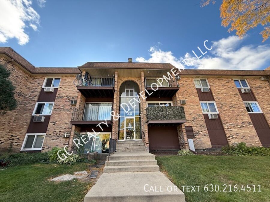 *** SPACIOUS 2BD/1BA CONDO W/ BALCONY / HEAT INCL / PARKING SPACE & CLUBHOUSE ACCESS *** property image