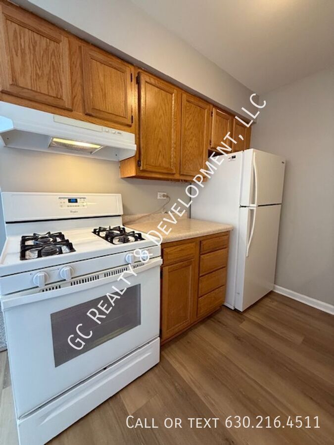 *** SPACIOUS 2BD/1BA CONDO W/ BALCONY / HEAT INCL / PARKING SPACE & CLUBHOUSE ACCESS *** property image