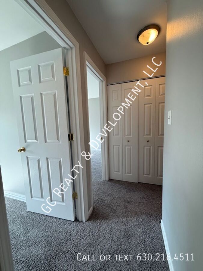 *** SPACIOUS 2BD/1BA CONDO W/ BALCONY / HEAT INCL / PARKING SPACE & CLUBHOUSE ACCESS *** property image