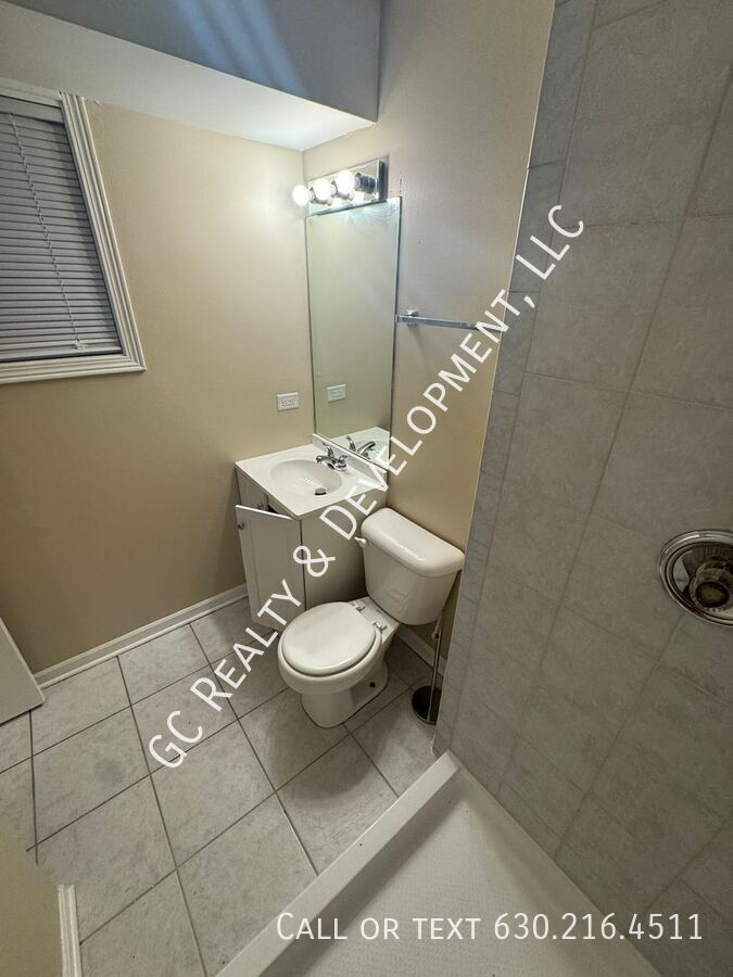 *** 1ST FLOOR UNIT / 3 BDRM - 2 BTH / CENTRAL AC / IN UNIT LAUNDRY / PET FRIENDLY *** property image