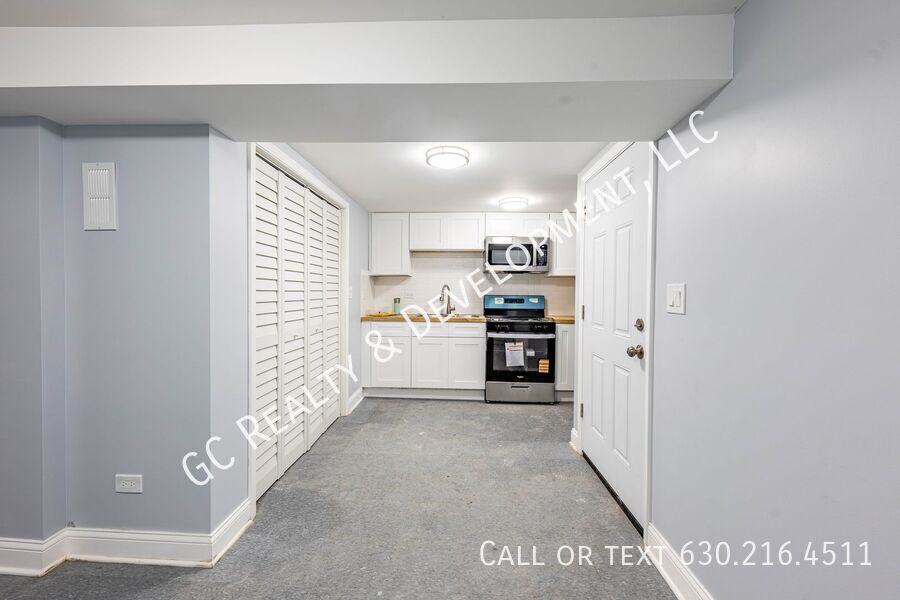 *** 1 MONTH RENT FREE /  SPACIOUS 3 BDRM - 2 BATH / NEWLY REMODELED / FREE WIFI INCLUEDED  *** property image