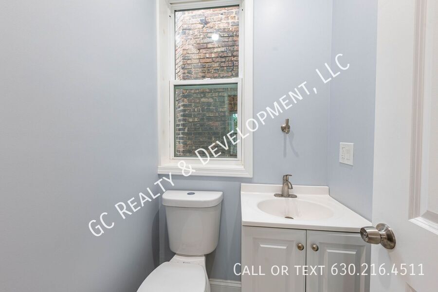 *** 1 MONTH RENT FREE /  SPACIOUS 3 BDRM - 2 BATH / NEWLY REMODELED / FREE WIFI INCLUEDED  *** property image