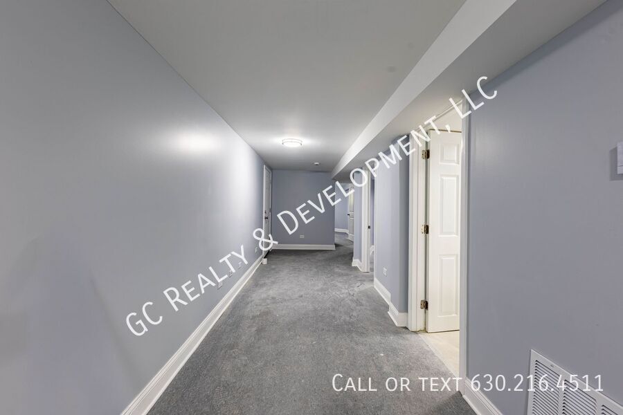 *** 1 MONTH RENT FREE /  SPACIOUS 3 BDRM - 2 BATH / NEWLY REMODELED / FREE WIFI INCLUEDED  *** property image