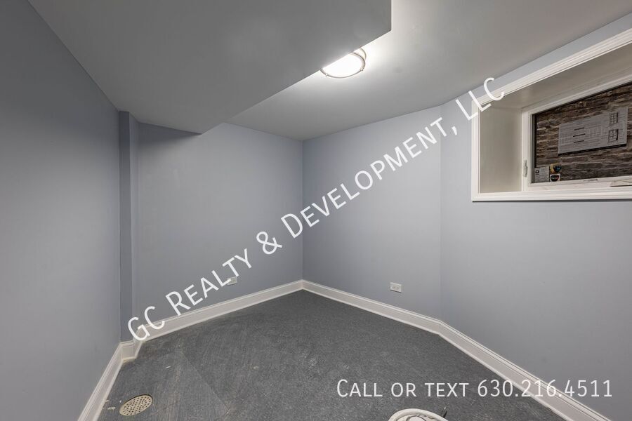 *** 1 MONTH RENT FREE /  SPACIOUS 3 BDRM - 2 BATH / NEWLY REMODELED / FREE WIFI INCLUEDED  *** property image