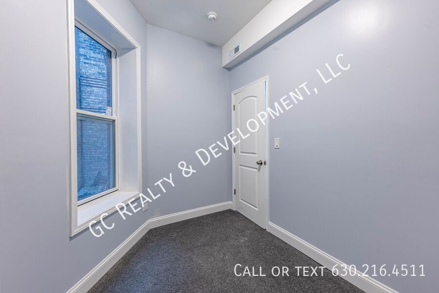 *** 1 MONTH RENT FREE /  SPACIOUS 3 BDRM - 2 BATH / NEWLY REMODELED / FREE WIFI INCLUEDED  *** property image