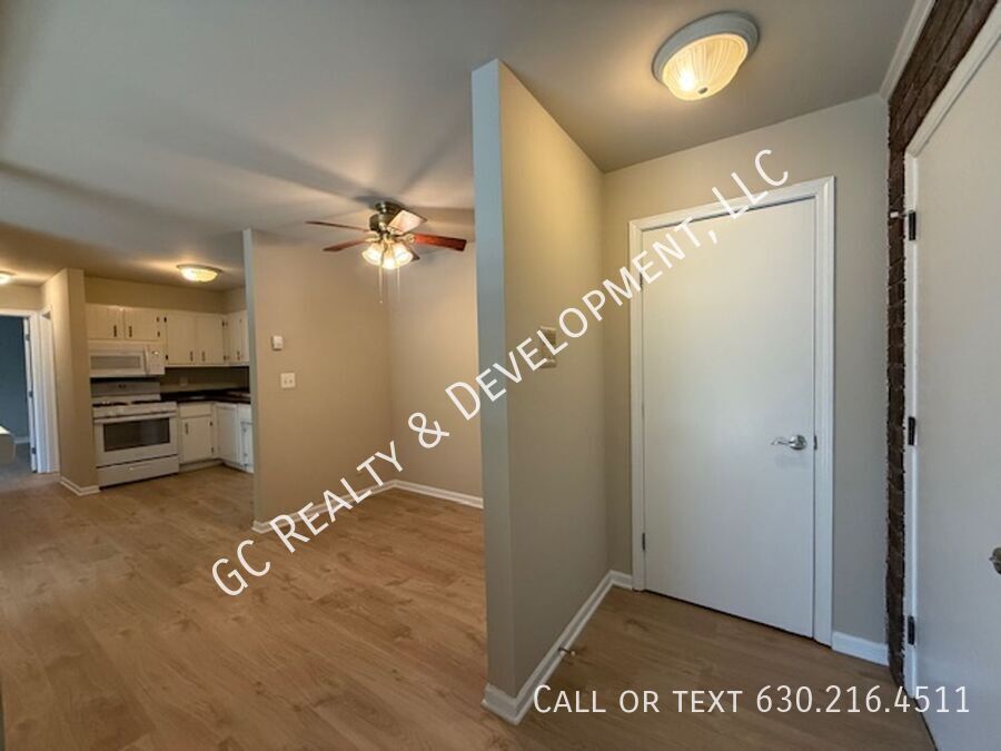 *** FIRST FLOOR / HEAT INCLUDED - TENANT PAYS ELECTRIC ONLY / 2 BDRMS / W&D IN BUILDING / PETS ALLOWED / LARGE STORAGE *** property image