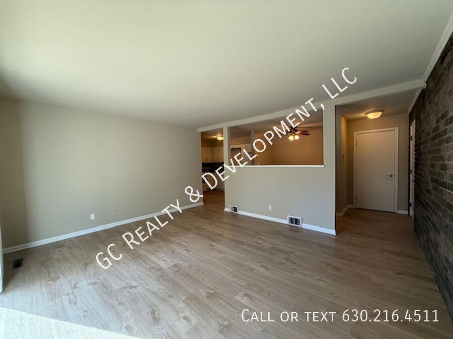 *** FIRST FLOOR / HEAT INCLUDED - TENANT PAYS ELECTRIC ONLY / 2 BDRMS / W&D IN BUILDING / PETS ALLOWED / LARGE STORAGE *** property image