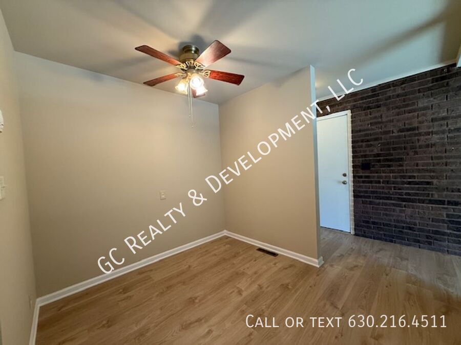 *** FIRST FLOOR / HEAT INCLUDED - TENANT PAYS ELECTRIC ONLY / 2 BDRMS / W&D IN BUILDING / PETS ALLOWED / LARGE STORAGE *** property image