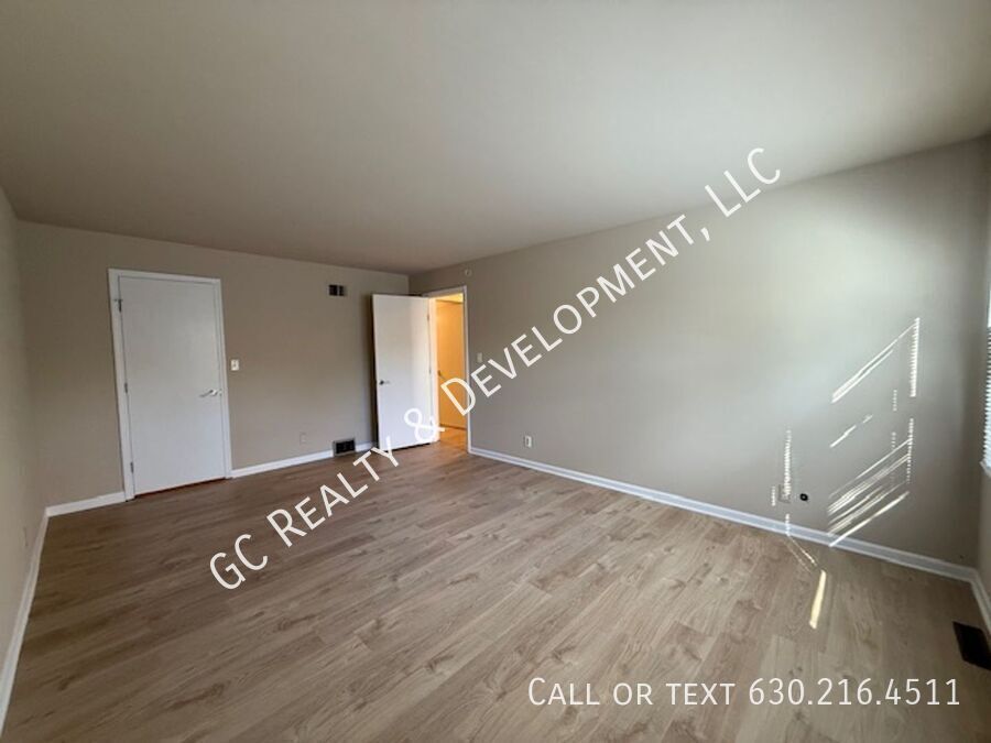 *** FIRST FLOOR / HEAT INCLUDED - TENANT PAYS ELECTRIC ONLY / 2 BDRMS / W&D IN BUILDING / PETS ALLOWED / LARGE STORAGE *** property image