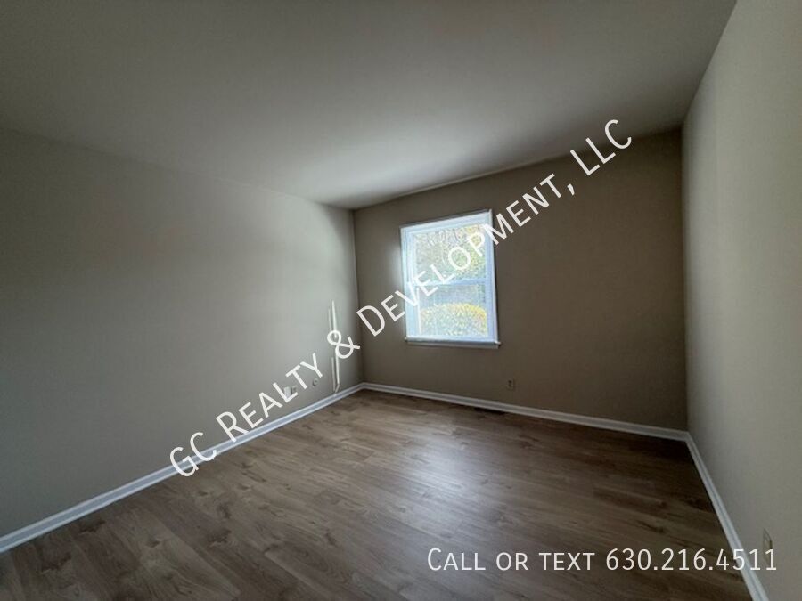 *** FIRST FLOOR / HEAT INCLUDED - TENANT PAYS ELECTRIC ONLY / 2 BDRMS / W&D IN BUILDING / PETS ALLOWED / LARGE STORAGE *** property image