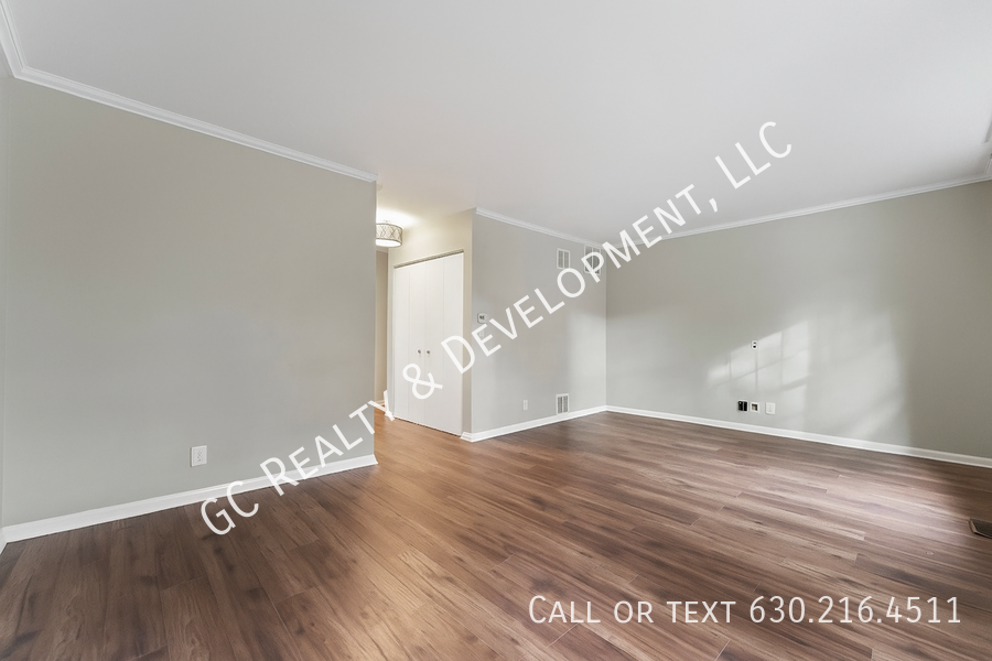 *** ​3 BDRM - 1.5 BATH / ATTACHED GARAGE / PET FRIENDLY / IDEAL LOCATION / CENTRAL AC *** property image