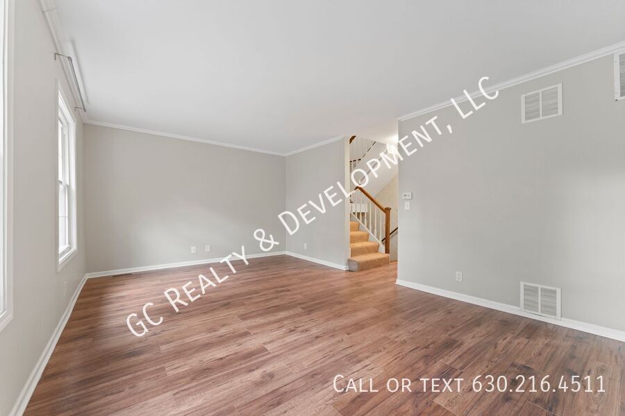 *** ​3 BDRM - 1.5 BATH / ATTACHED GARAGE / PET FRIENDLY / IDEAL LOCATION / CENTRAL AC *** property image