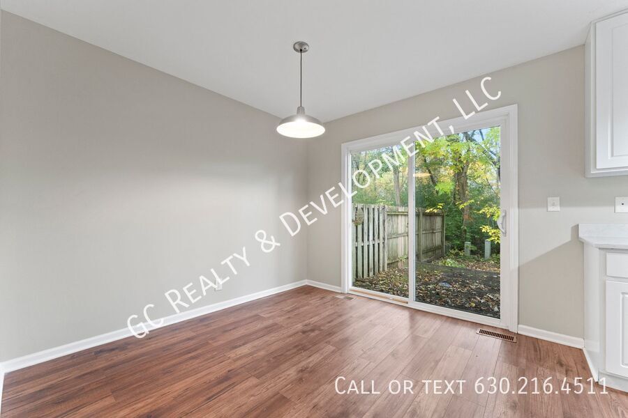 *** ​3 BDRM - 1.5 BATH / ATTACHED GARAGE / PET FRIENDLY / IDEAL LOCATION / CENTRAL AC *** property image