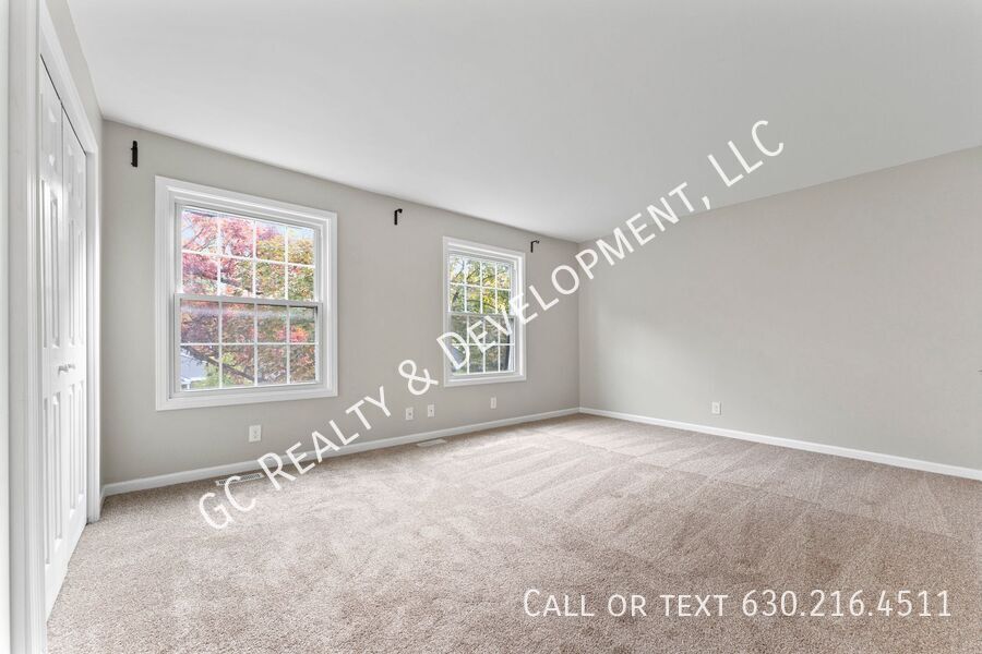 *** ​3 BDRM - 1.5 BATH / ATTACHED GARAGE / PET FRIENDLY / IDEAL LOCATION / CENTRAL AC *** property image