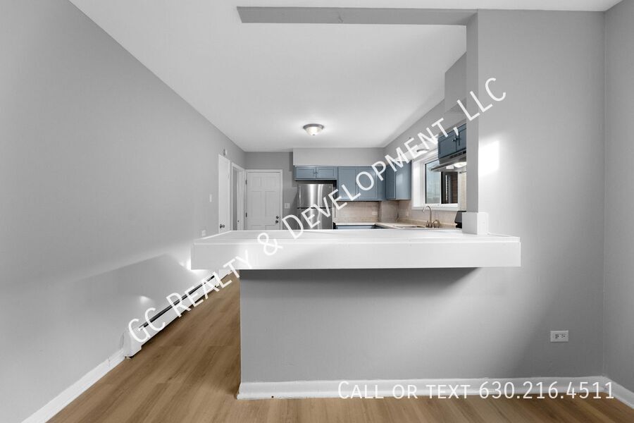 *** RECENTLY UPDATED / 3 BDRM / SS APPL / FREE LAUNDRY ON SITE / TENANT ONLY PAYS ELECTRIC *** property image