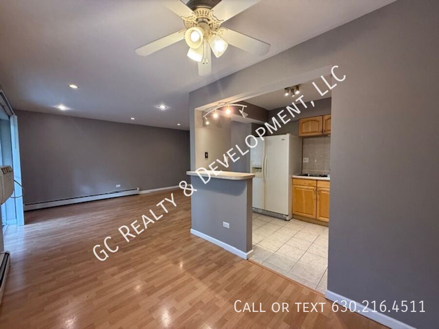 *** LAUNDRY ON SITE / TENANT ONLY PAYS ELECTRIC / QUICK ACCESS TO SHOPPING *** property image