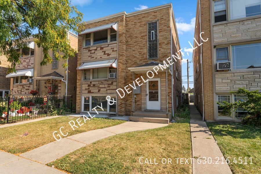 *** 1 MONTH RENT FREE / RECENTLY UPDATED / 3 BDRM / FRESHLY PAINTED /  LAUNDRY ON SITE / 2ND FLOOR *** property image