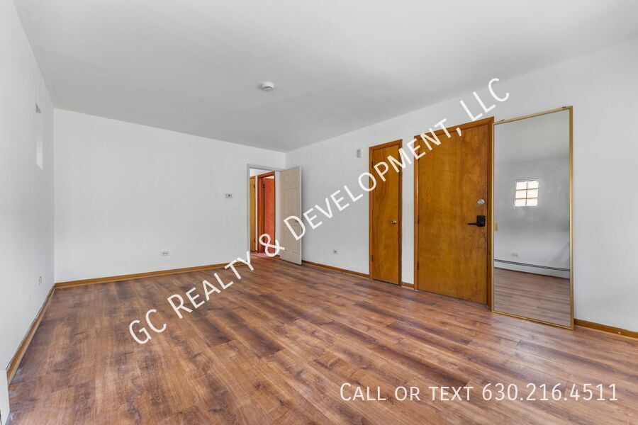 *** 1 MONTH RENT FREE / RECENTLY UPDATED / 3 BDRM / FRESHLY PAINTED /  LAUNDRY ON SITE / 2ND FLOOR *** property image