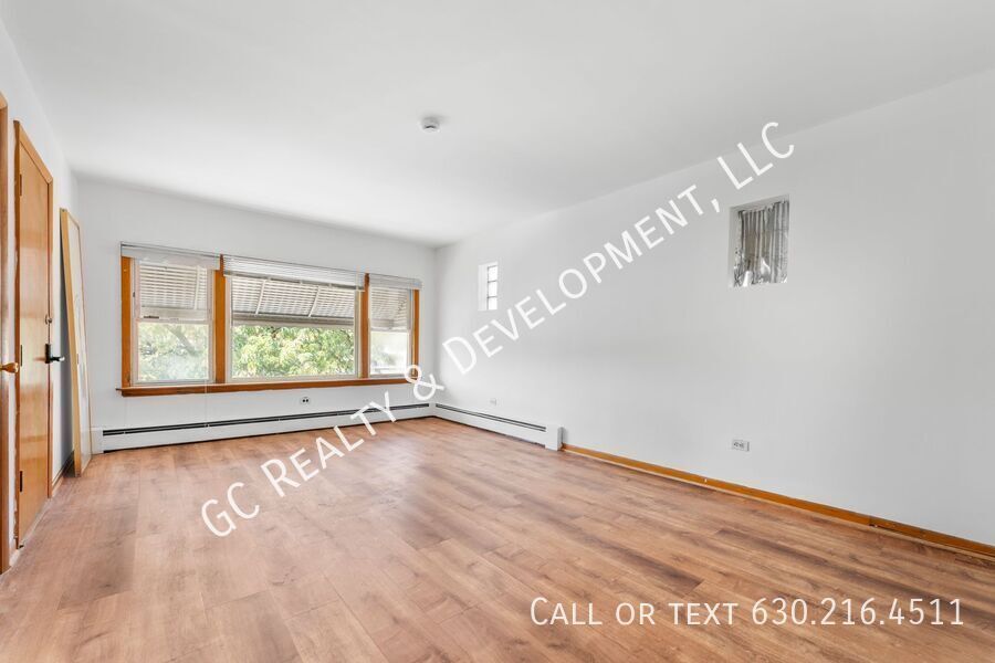 *** 1 MONTH RENT FREE / RECENTLY UPDATED / 3 BDRM / FRESHLY PAINTED /  LAUNDRY ON SITE / 2ND FLOOR *** property image