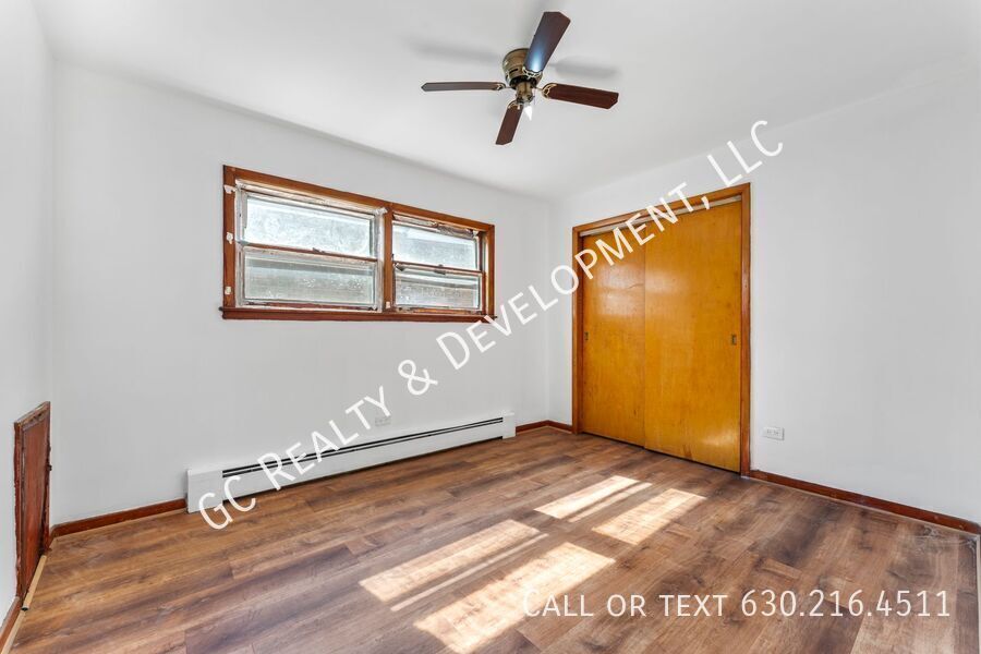 *** 1 MONTH RENT FREE / RECENTLY UPDATED / 3 BDRM / FRESHLY PAINTED /  LAUNDRY ON SITE / 2ND FLOOR *** property image