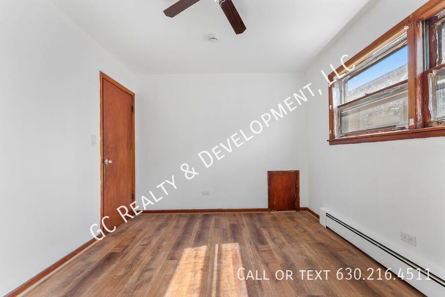 *** 1 MONTH RENT FREE / RECENTLY UPDATED / 3 BDRM / FRESHLY PAINTED /  LAUNDRY ON SITE / 2ND FLOOR *** property image