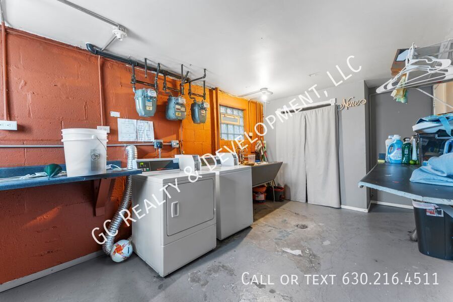 *** 1 MONTH RENT FREE / RECENTLY UPDATED / 3 BDRM / FRESHLY PAINTED /  LAUNDRY ON SITE / 2ND FLOOR *** property image